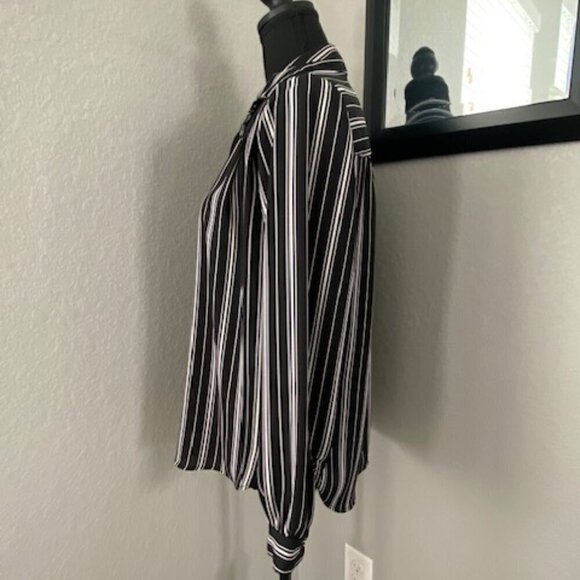 H&M Classic Black White Striped Button Down Shirt Blouse Sz 4 - Picture 9 of 12
